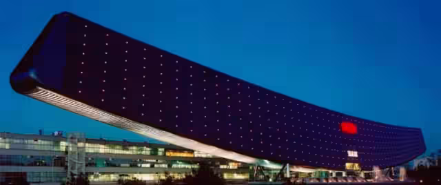 Arco Solar de Sanyo, Tokio (Japón)
