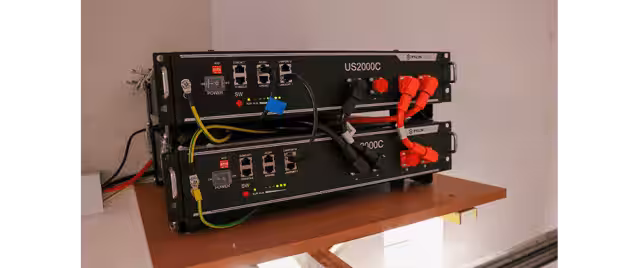 Instalación híbrida en Madrid con Pylontech y Growatt