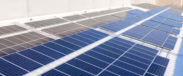 Instalación paneles solares Valencia empresa