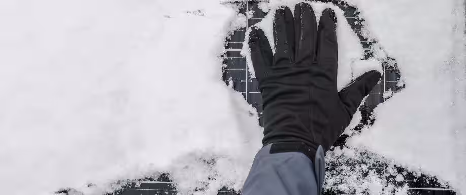 ¿Cómo afecta la nieve a los paneles solares?