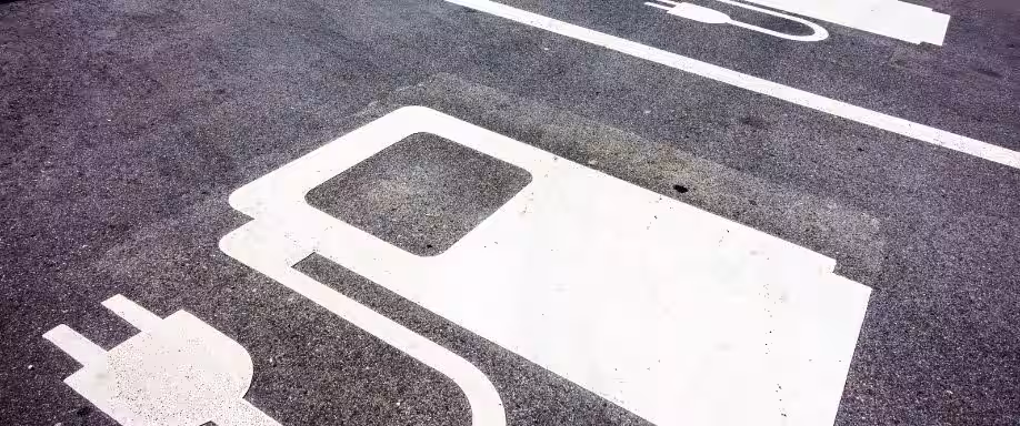 ¿Cuántos kilómetros puede hacer un coche eléctrico sin repostar?