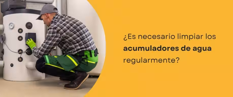 ¿Es necesario limpiar los acumuladores de agua regularmente?