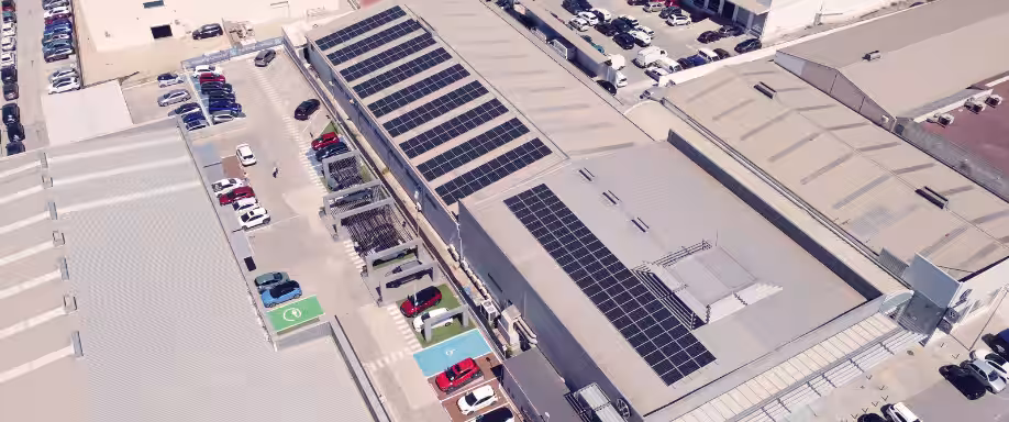 Instalación solar en empresa con Huawei y JA Solar
