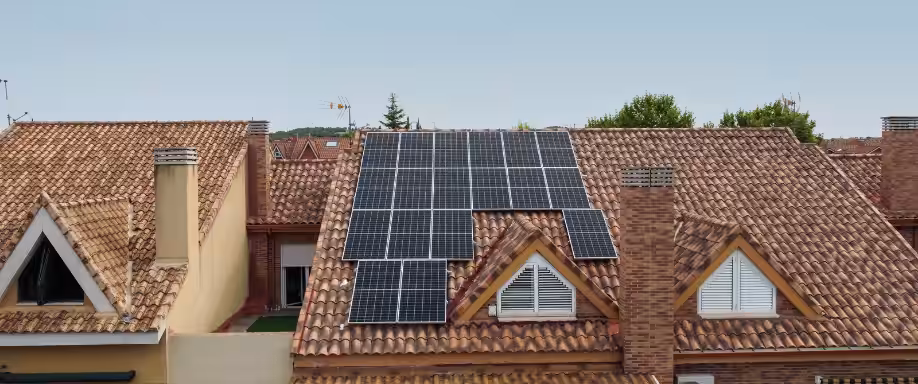 Instalación híbrida en Madrid con Pylontech y Growatt