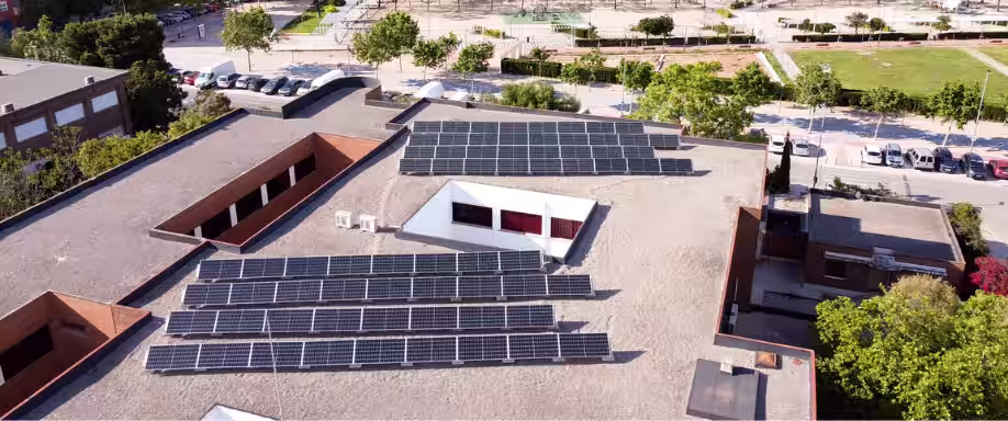 Instalación a red en un instituto con JA Solar y Fronius