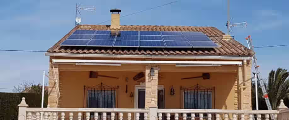 Instalación fotovoltaica en Alicante con inversor Fronius