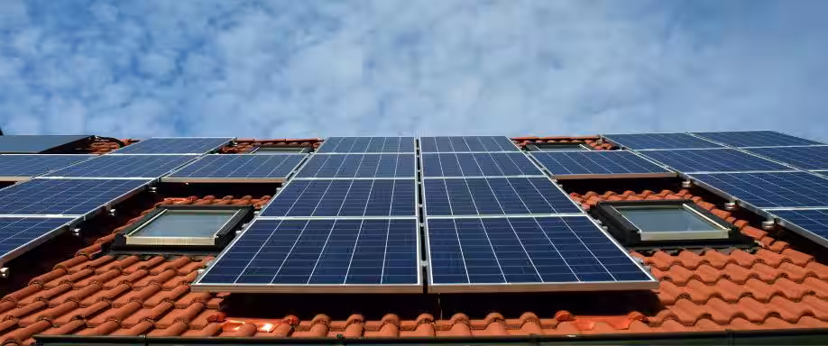 ¿Qué permisos se necesitan para instalar paneles solares en 2026?