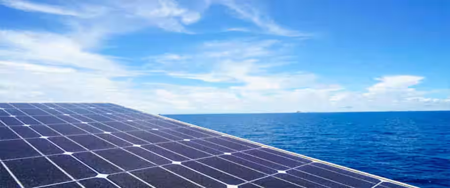‘Solar-at-Sea’, la primera planta fotovoltaica flotante en el mar en Holanda
