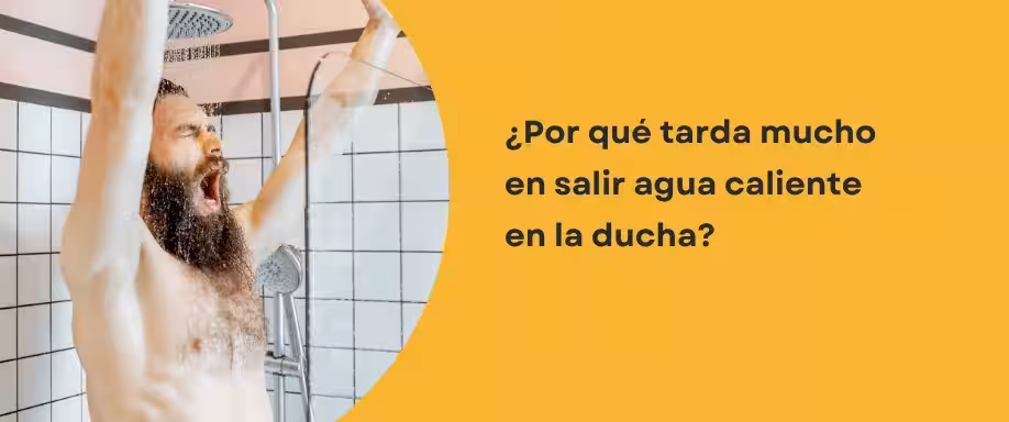 ¿Por qué tarda mucho en salir agua caliente en la ducha?