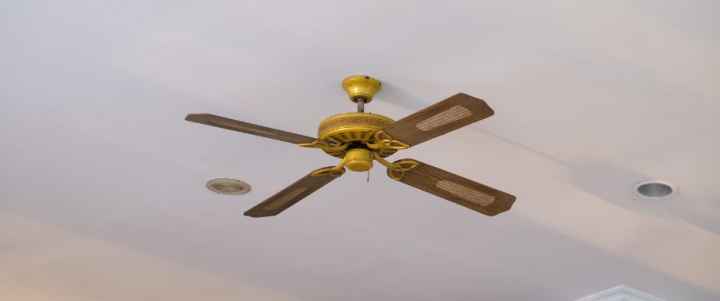 Qué gasta más luz: ¿un ventilador de techo o un ventilador de pie?