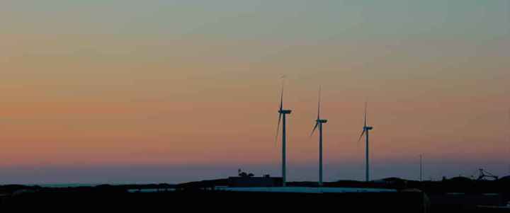 Inglaterra apuesta por molinos eólicos marinos para ahorrar en costes un 40%