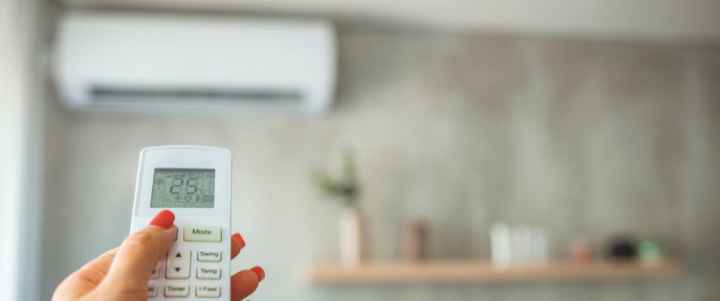 ¿Cuánto gasta un aire acondicionado inverter​?