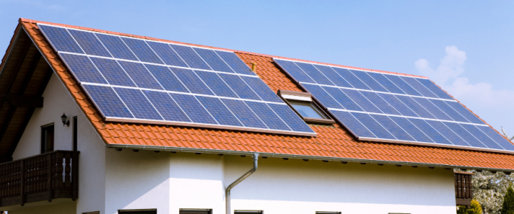 ¿Es rentable instalar placas solares en una casa?