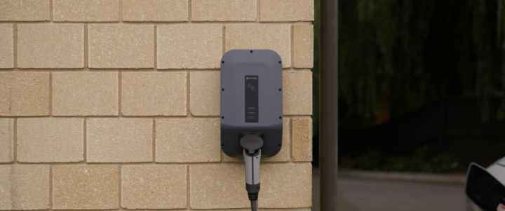 ¿Hay deducción del IRPF por instalar un cargador de coche eléctrico?