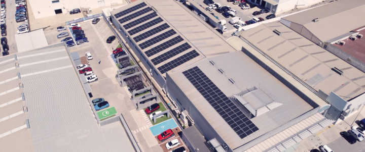 Instalación solar en empresa con Huawei y JA Solar