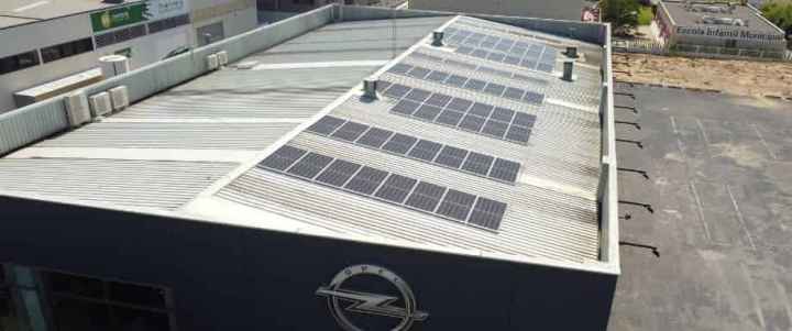 Instalación a red en empresa con JA Solar y Fronius