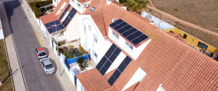 Instalación en Valencia con JA Solar, Jinko Solar e Ingeteam