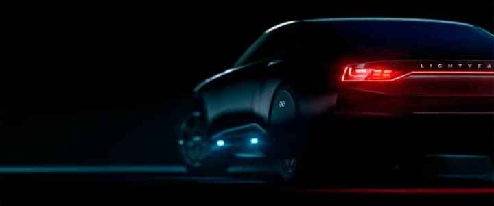 Se presentará el primer coche de pasajeros que funciona con energía solar en el mundo el próximo año
