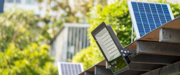 ¿Cómo funcionan las luces solares?