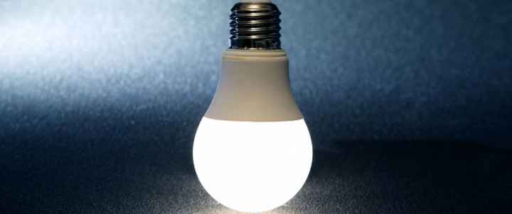 ¿Qué voltaje se necesita para encender un LED?