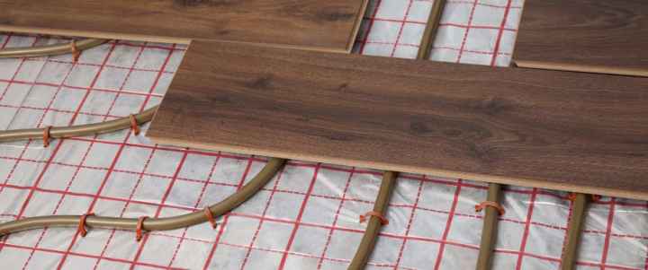 Suelo radiante: ¿parquet o cerámica?
